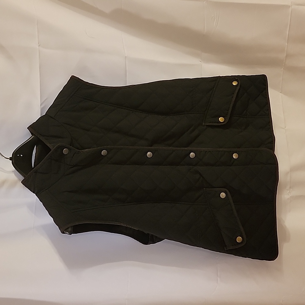 GH Bass Black Quilted Vest Brown Piping Trim Size Large Two Front Pockets VGUC